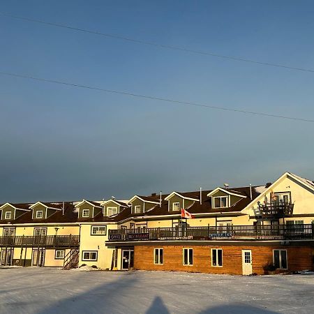North Adventure Inn Cochrane Εξωτερικό φωτογραφία