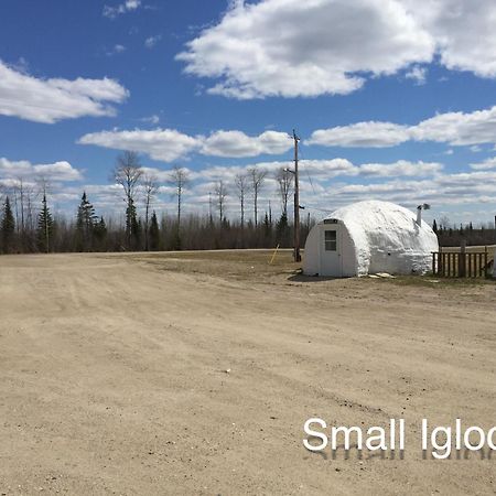 North Adventure Inn Cochrane Δωμάτιο φωτογραφία