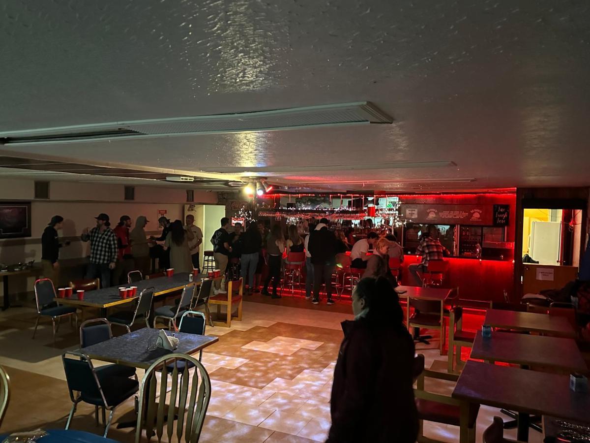 North Adventure Inn Cochrane Εξωτερικό φωτογραφία