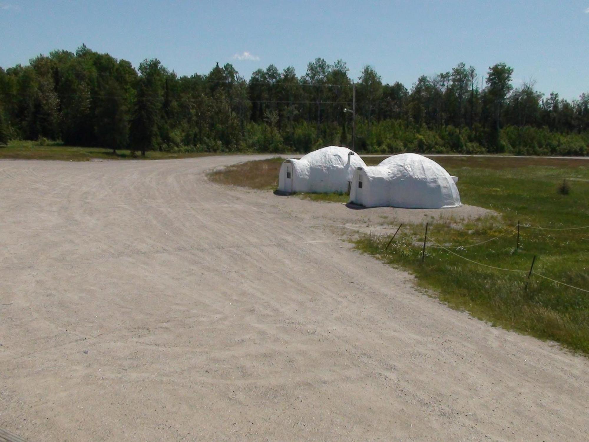 North Adventure Inn Cochrane Εξωτερικό φωτογραφία