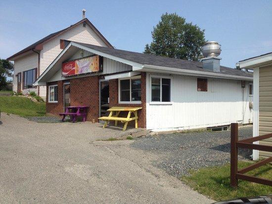 North Adventure Inn Cochrane Εξωτερικό φωτογραφία