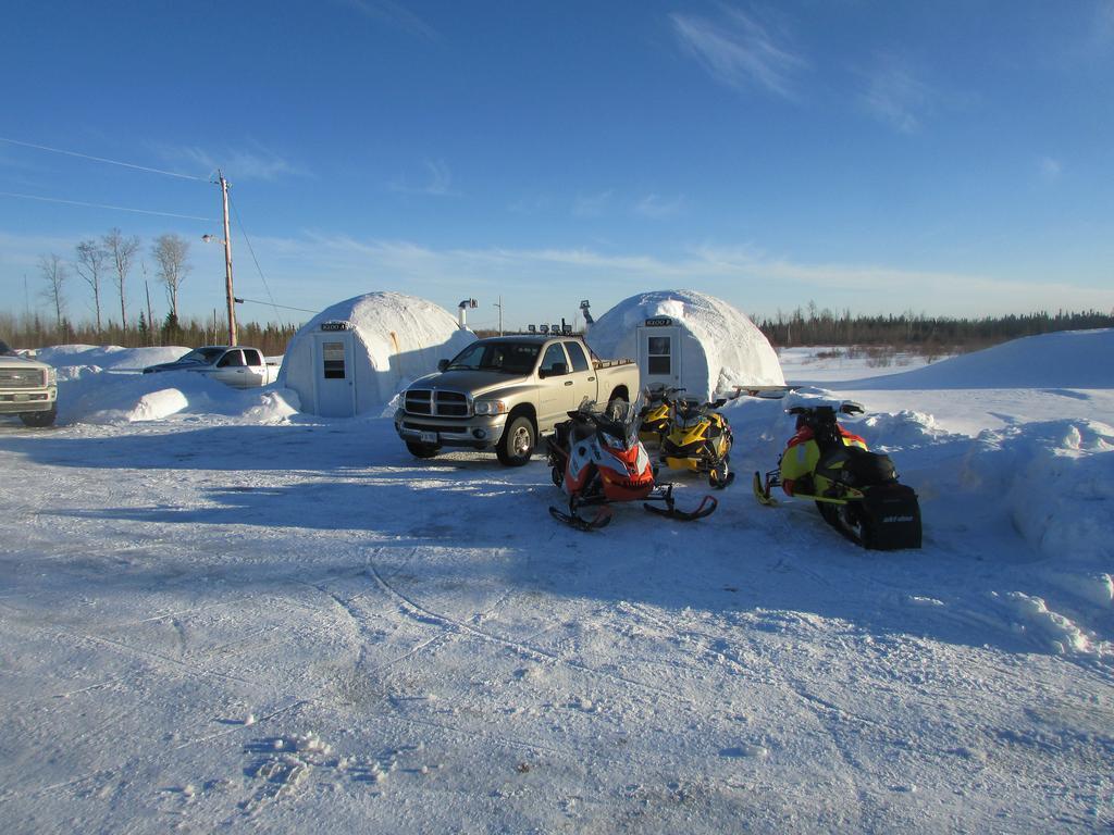 North Adventure Inn Cochrane Εξωτερικό φωτογραφία