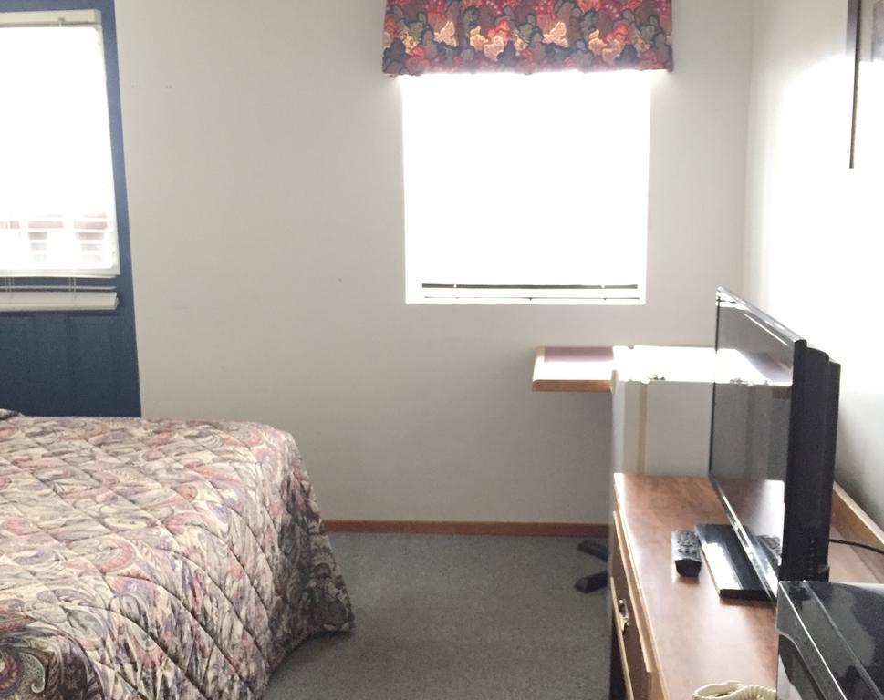 North Adventure Inn Cochrane Εξωτερικό φωτογραφία