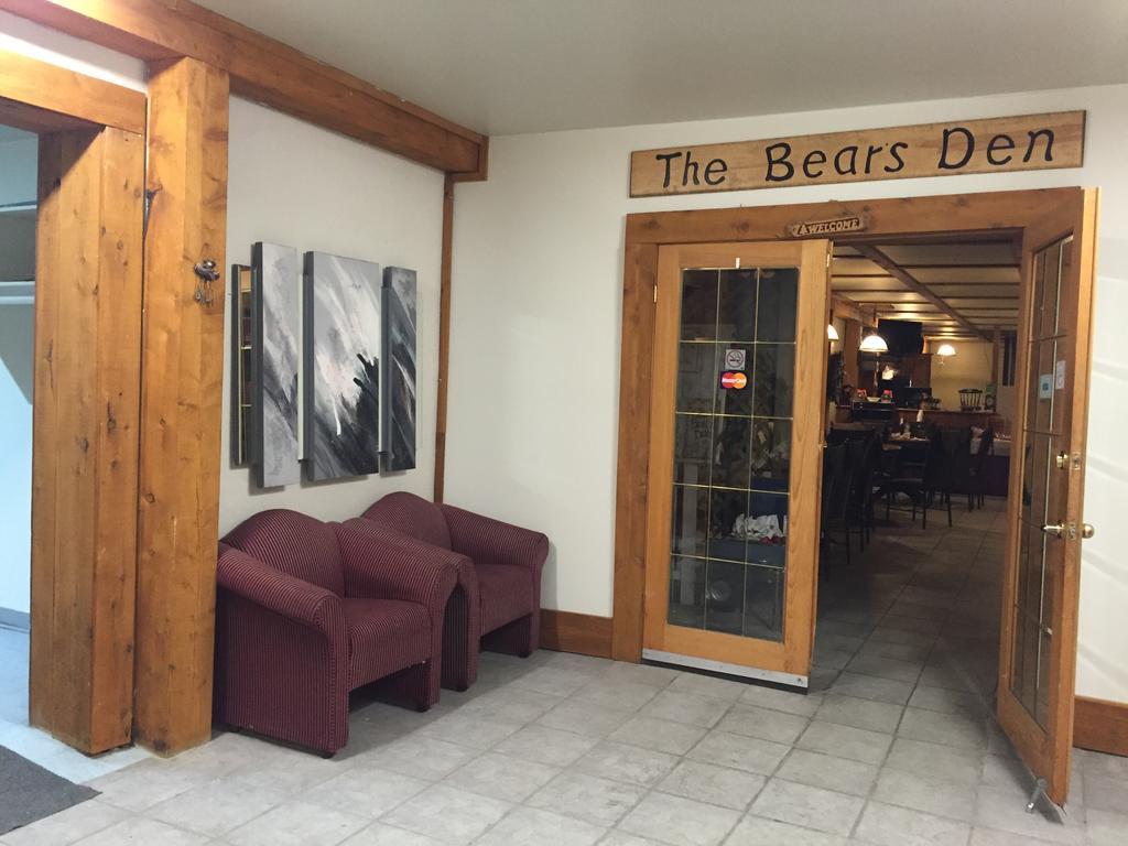North Adventure Inn Cochrane Εξωτερικό φωτογραφία