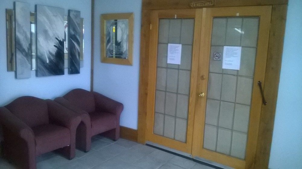 North Adventure Inn Cochrane Εξωτερικό φωτογραφία